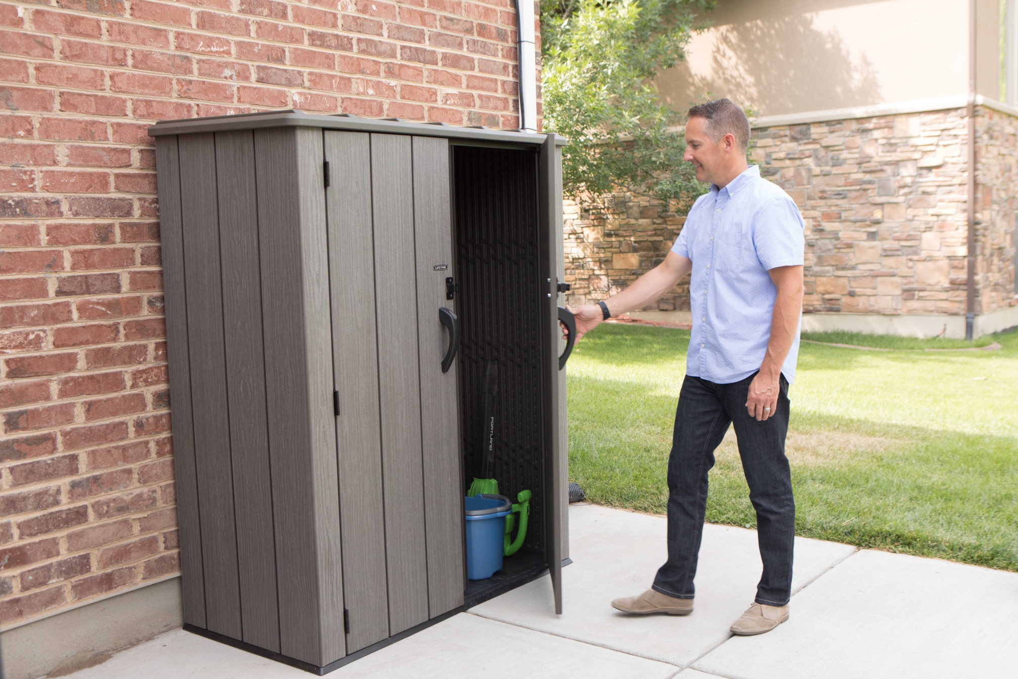 Lifetime Gartenschrank und Geräteschrank im Garten