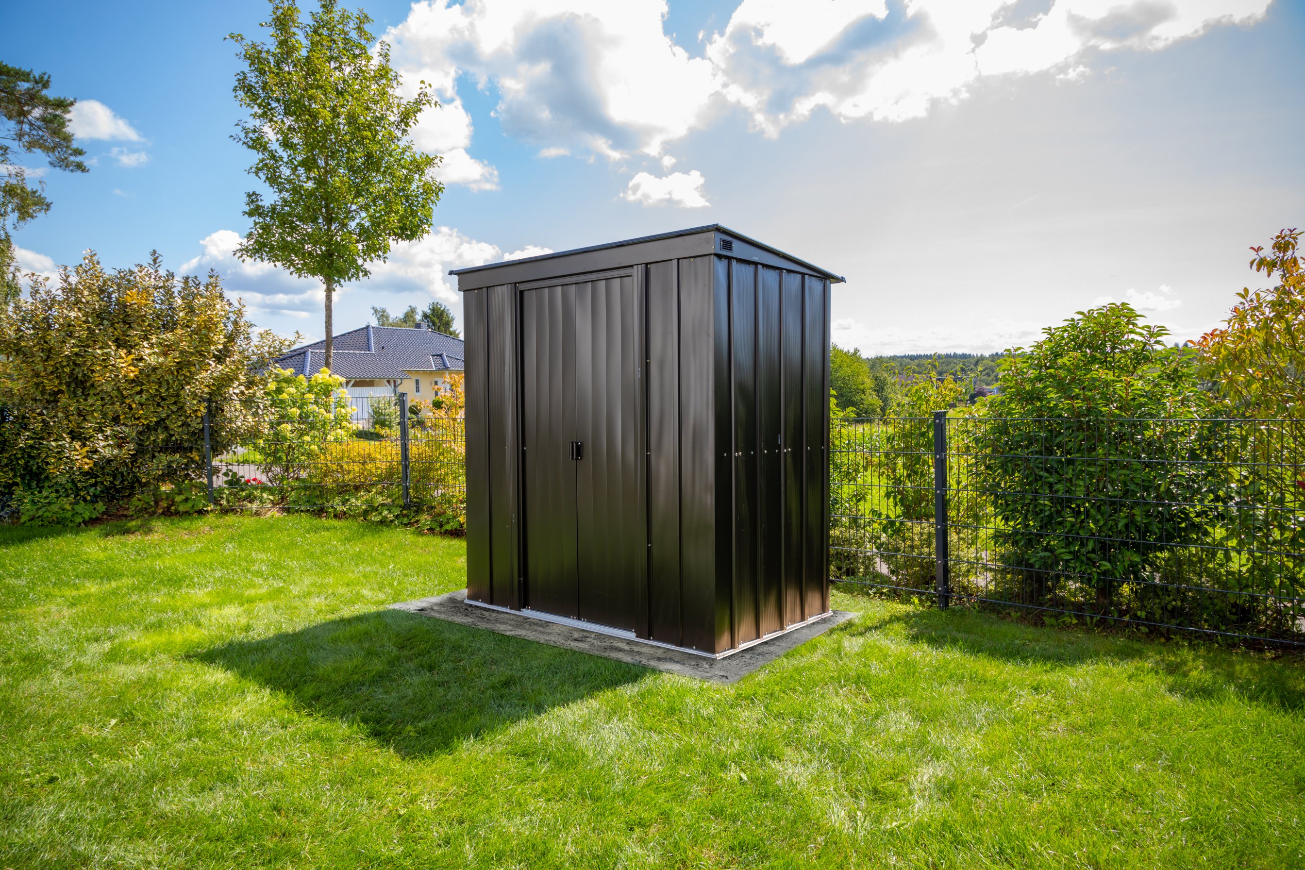 Spacemaker Metallgerätehaus 6x4 onyx schwarz günstig bei HWG-Tec kaufen